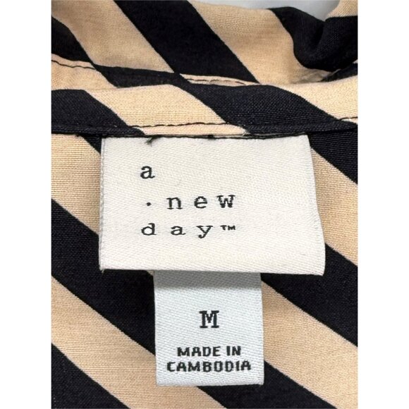 A new day M Striped Black and Cream Front Button Top - Picture 5 of 10
